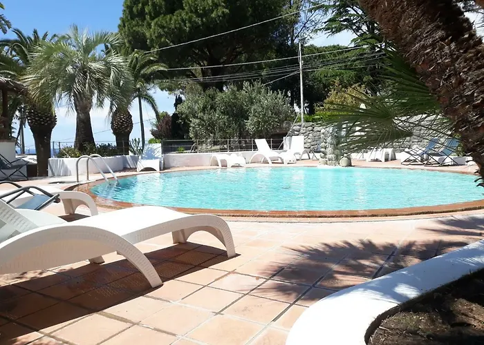 アパートホテル Paco Benessere & Relax